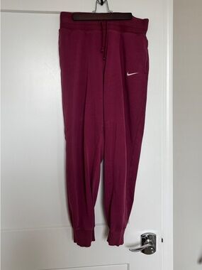 Nike magenta sweatpants (MEDIUM)